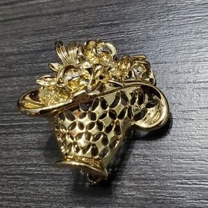 Gold Tone Floral Basket Brooch Pin Lapel Sweet Garden Girlie Fun Flower Bouquet